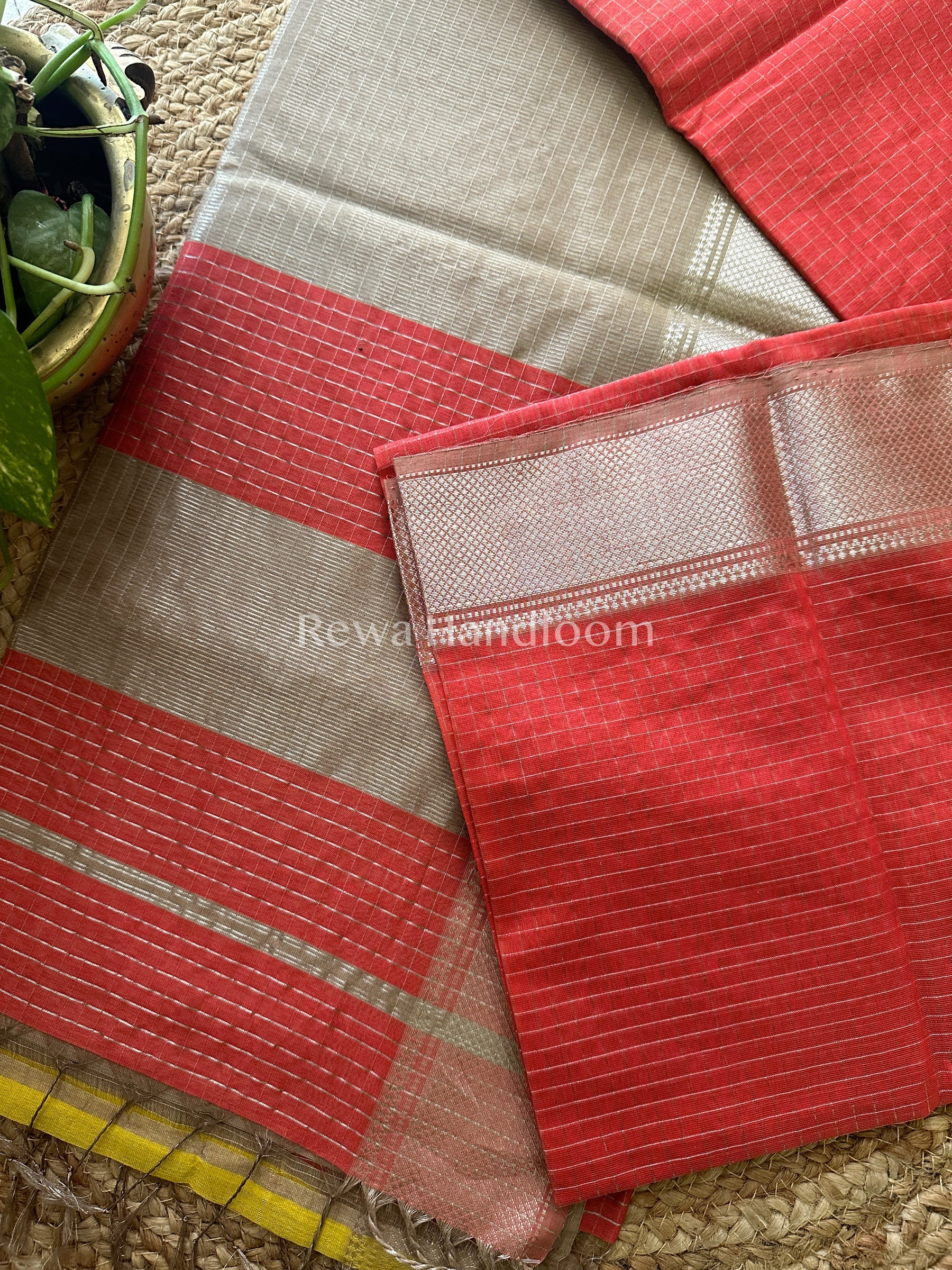 Maheshwari Fusia~ Silver Zari Checks Silk Saree-SZ015