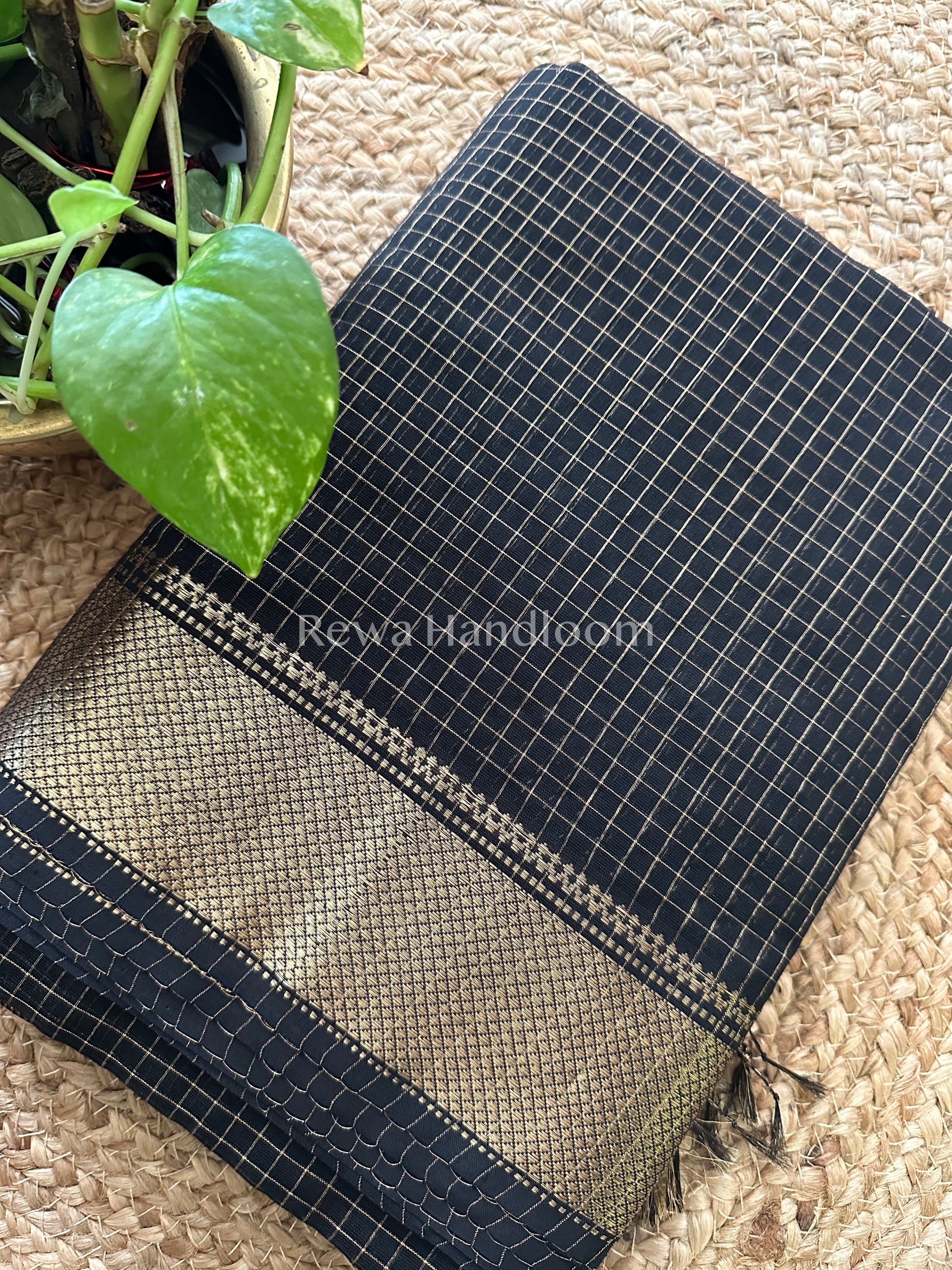 Maheshwari Black Zari Checks Saree ZCHX017