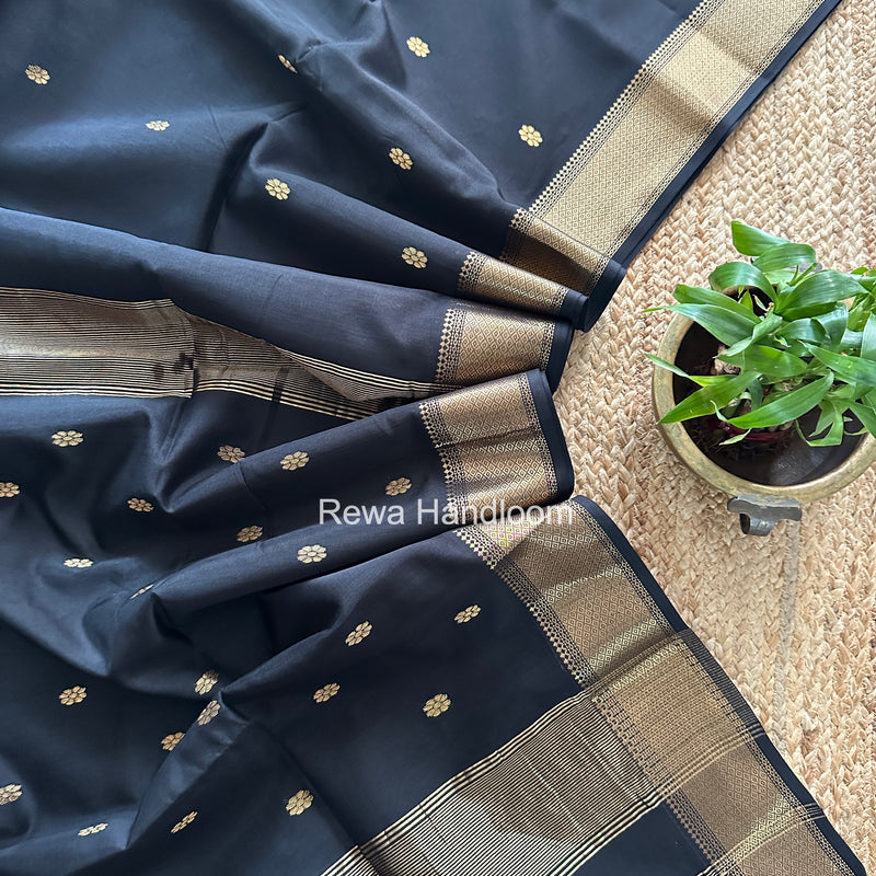 Maheshwari Black Flower Skirt Butti Saree ZSB0144