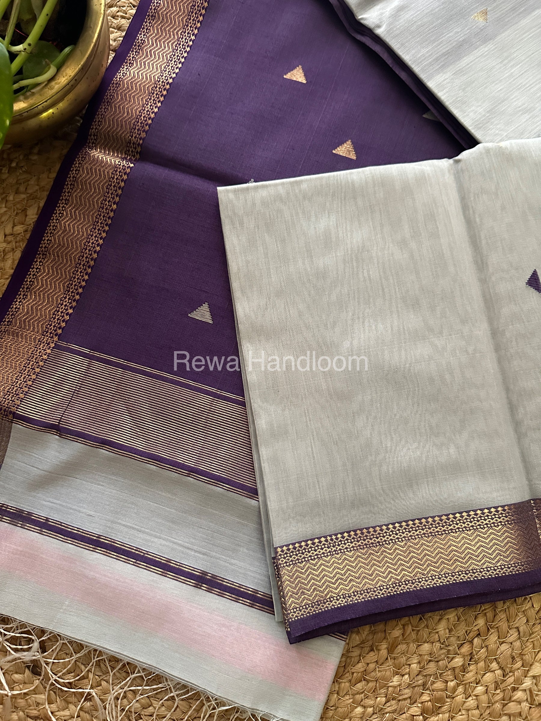 Grey Motifs ~ Maheshwari Saree-SBT011