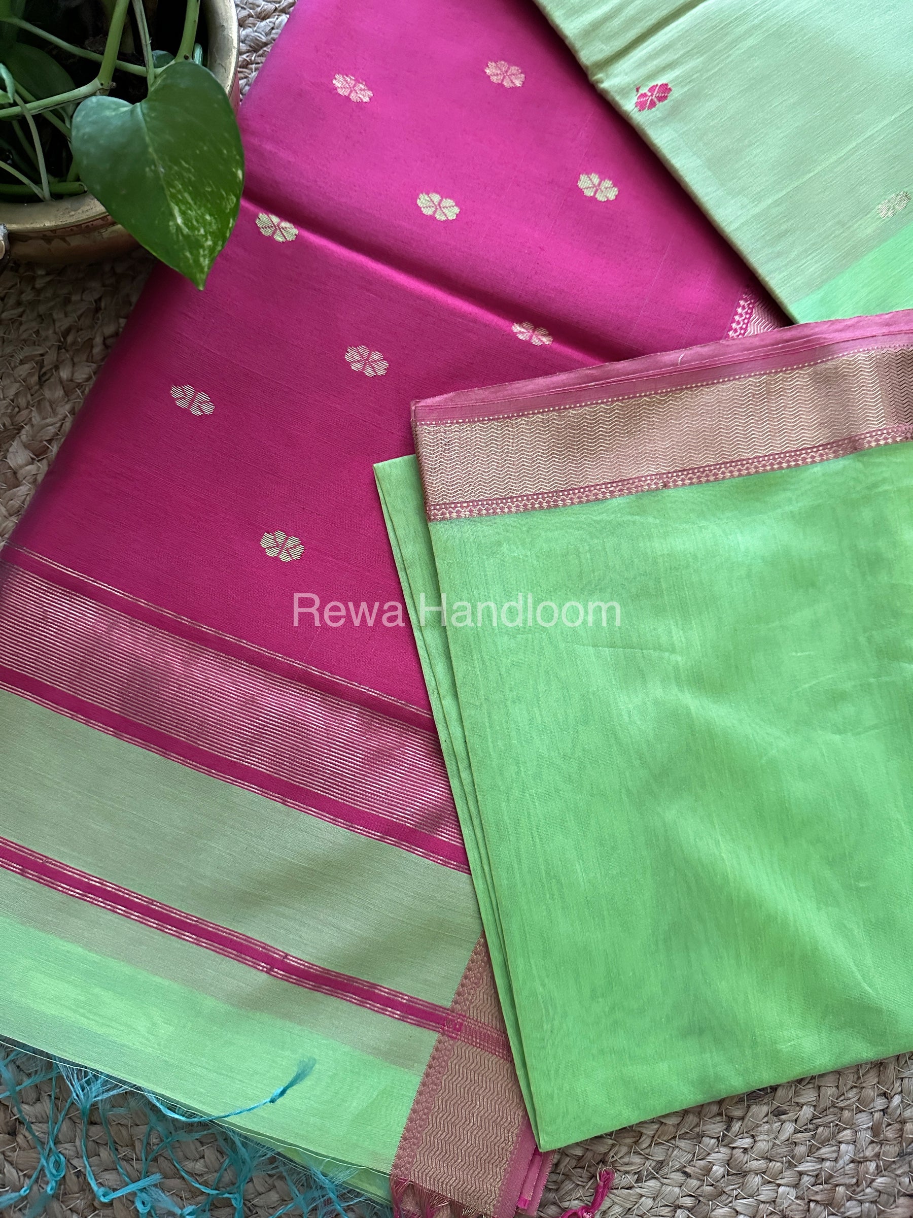 Parrot Green Motifs ~ Maheshwari Saree-SBT027