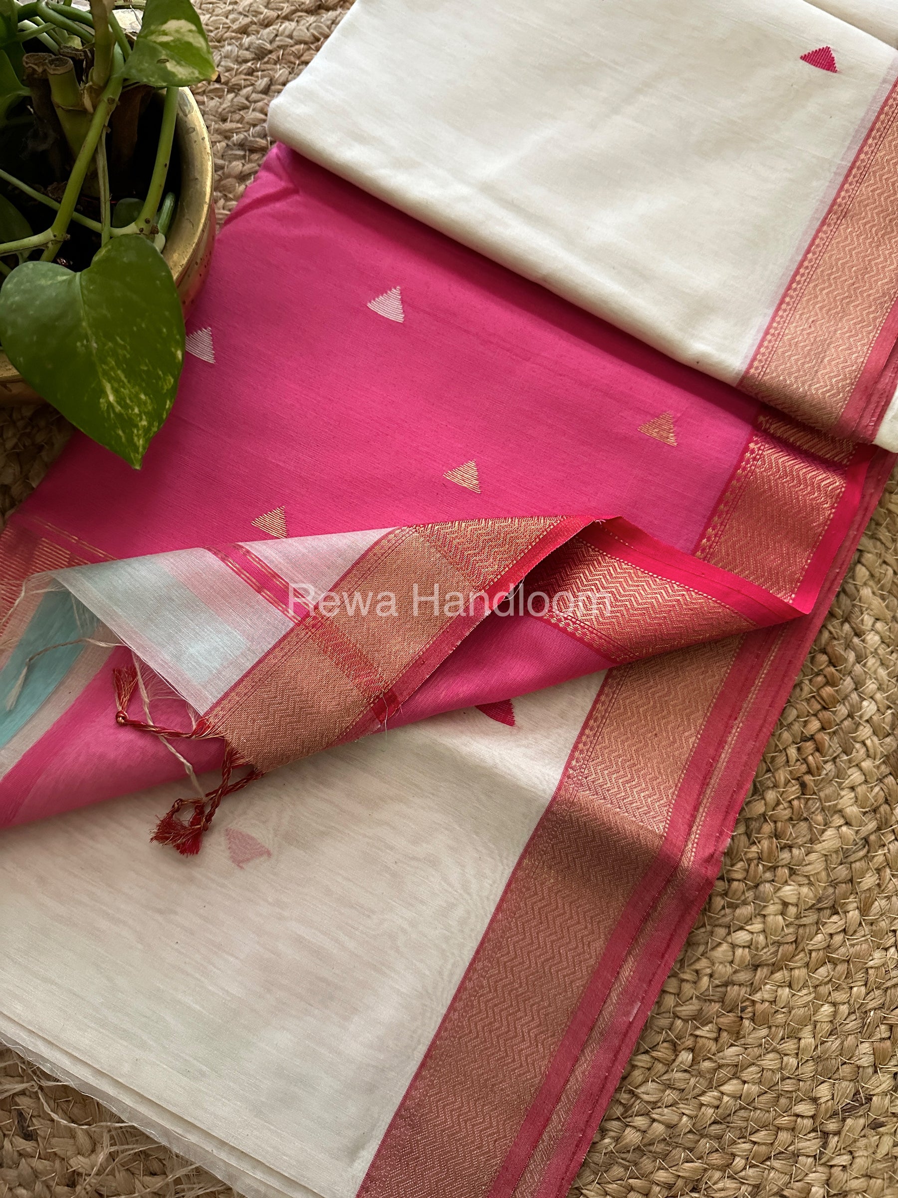  White Motifs ~ Maheshwari Saree-SBT026