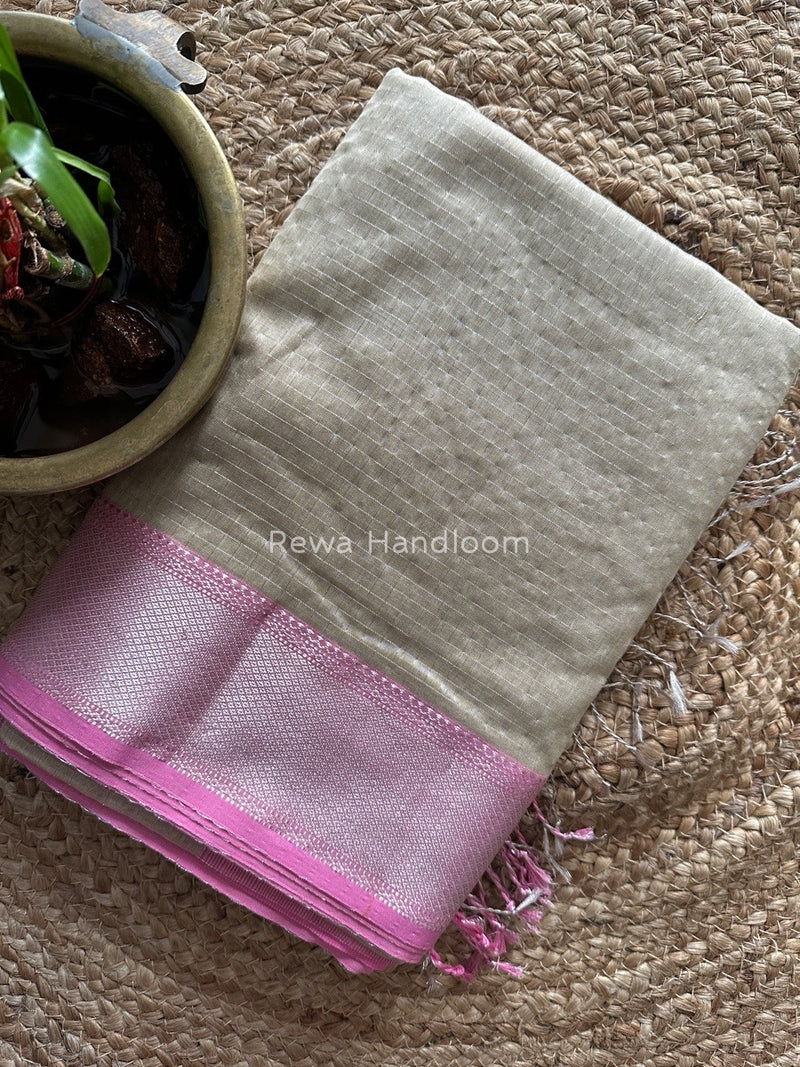 Maheshwari Beige Silver Zari Checks Silk Saree SZ065