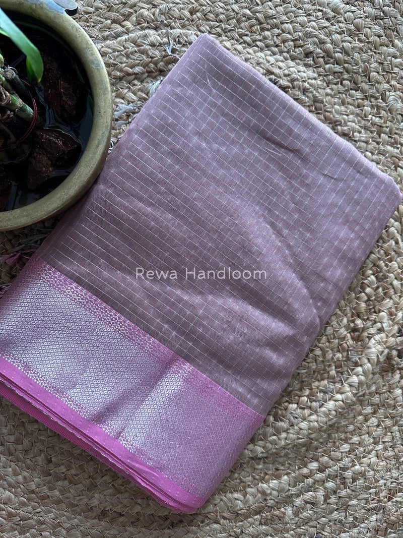 Maheshwari Onion Silver Zari Checks Silk Saree SZ071