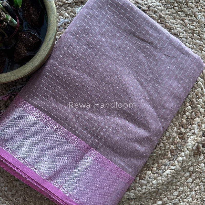 Maheshwari Onion Silver Zari Checks Silk Saree SZ071