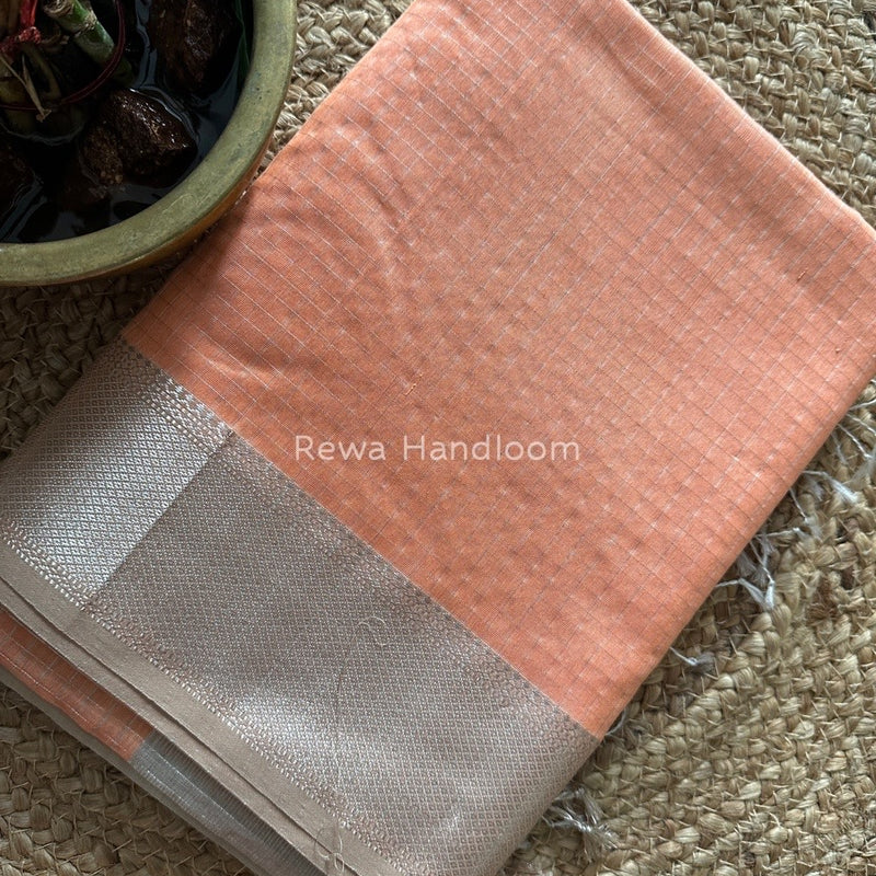 Maheshwari Peach Silver Zari Checks Silk Saree SZ068