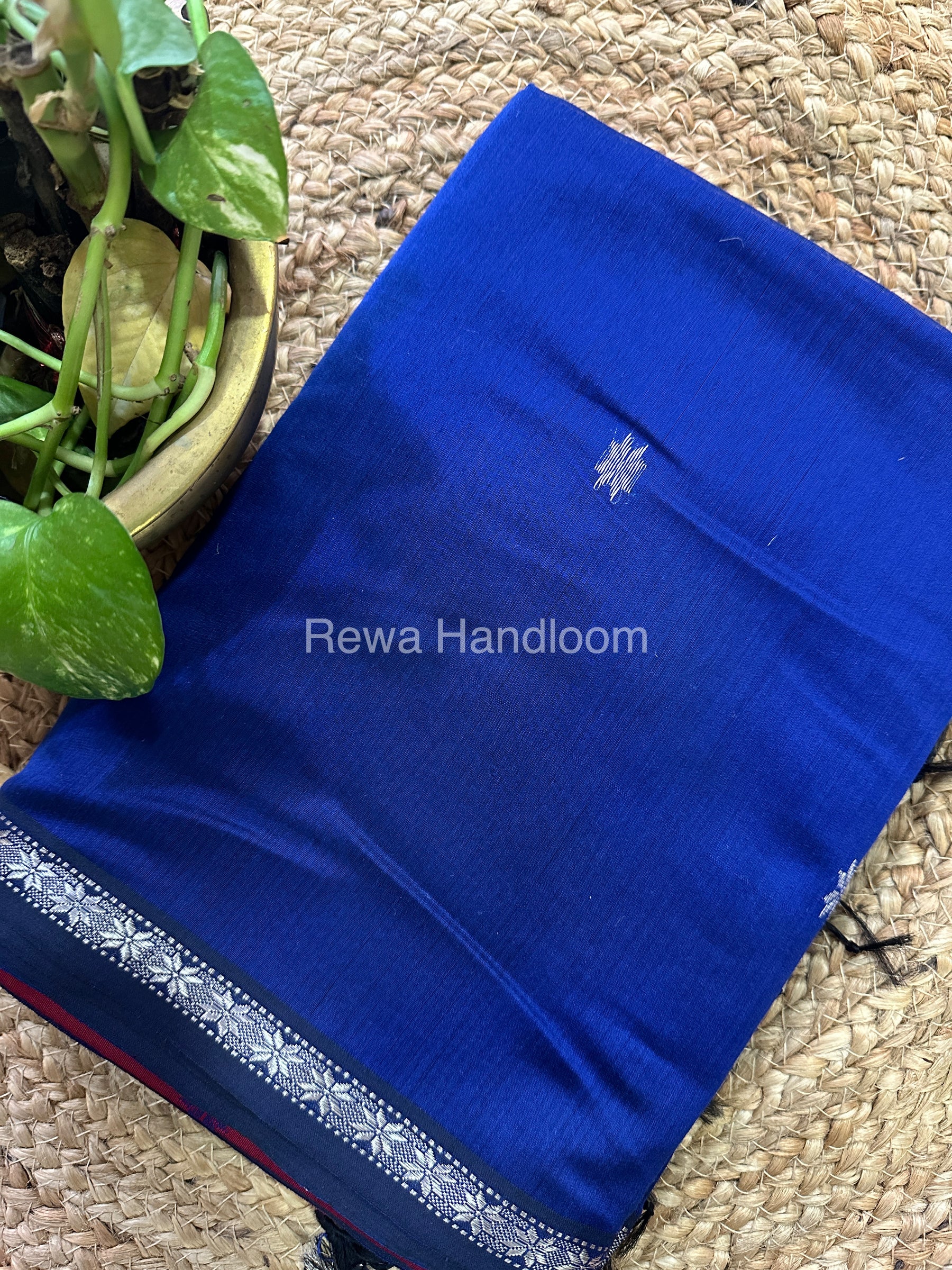  Zari Butti ~ Maheshwari Saree