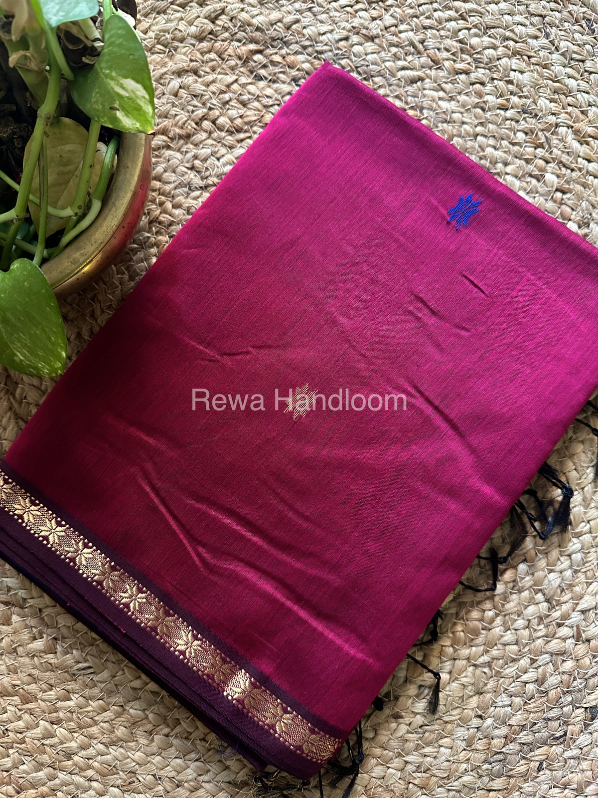  Zari Butti ~ Maheshwari Saree