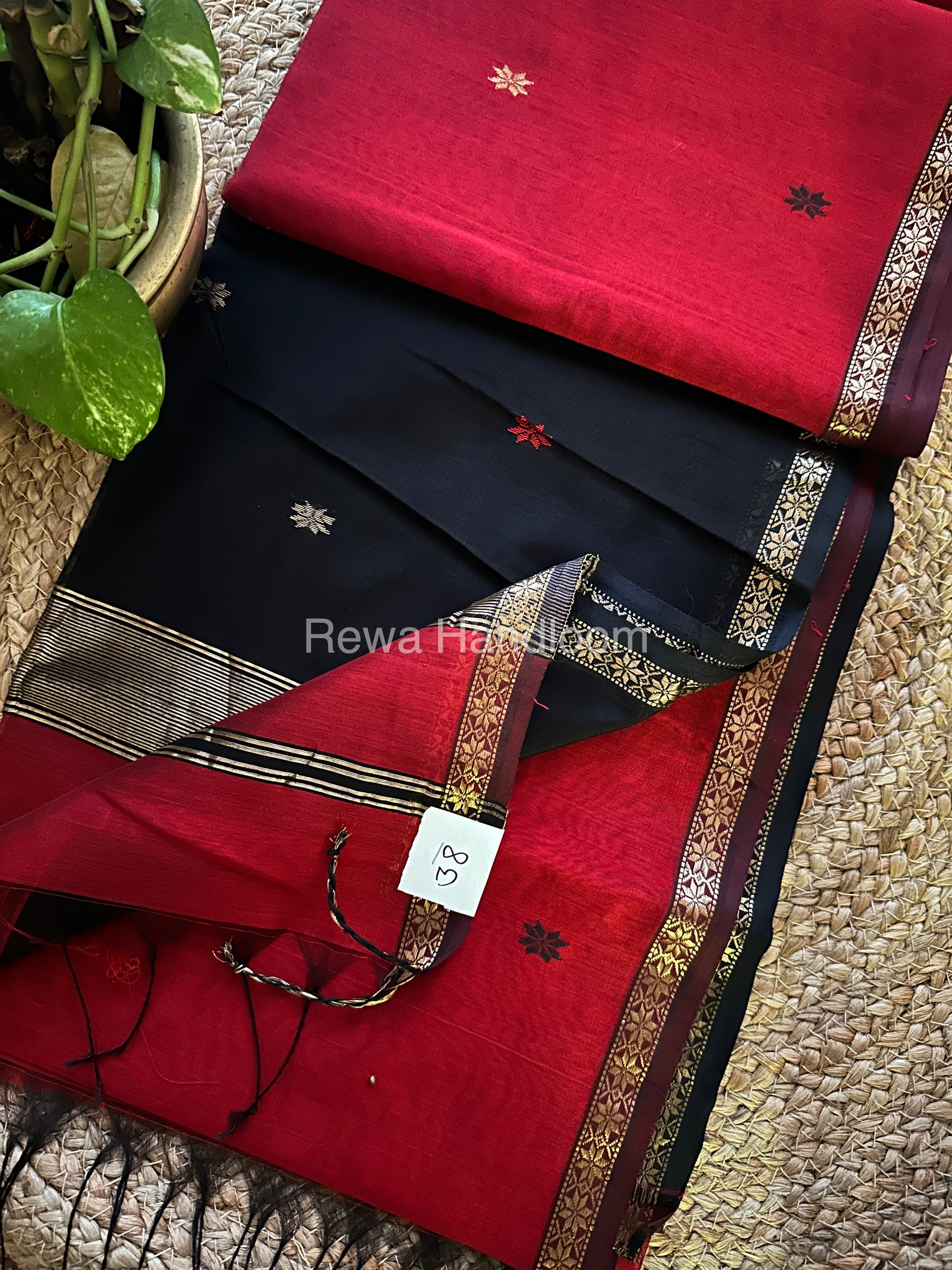 Red-Black Zari Butti ~ Maheshwari Saree-SBT022