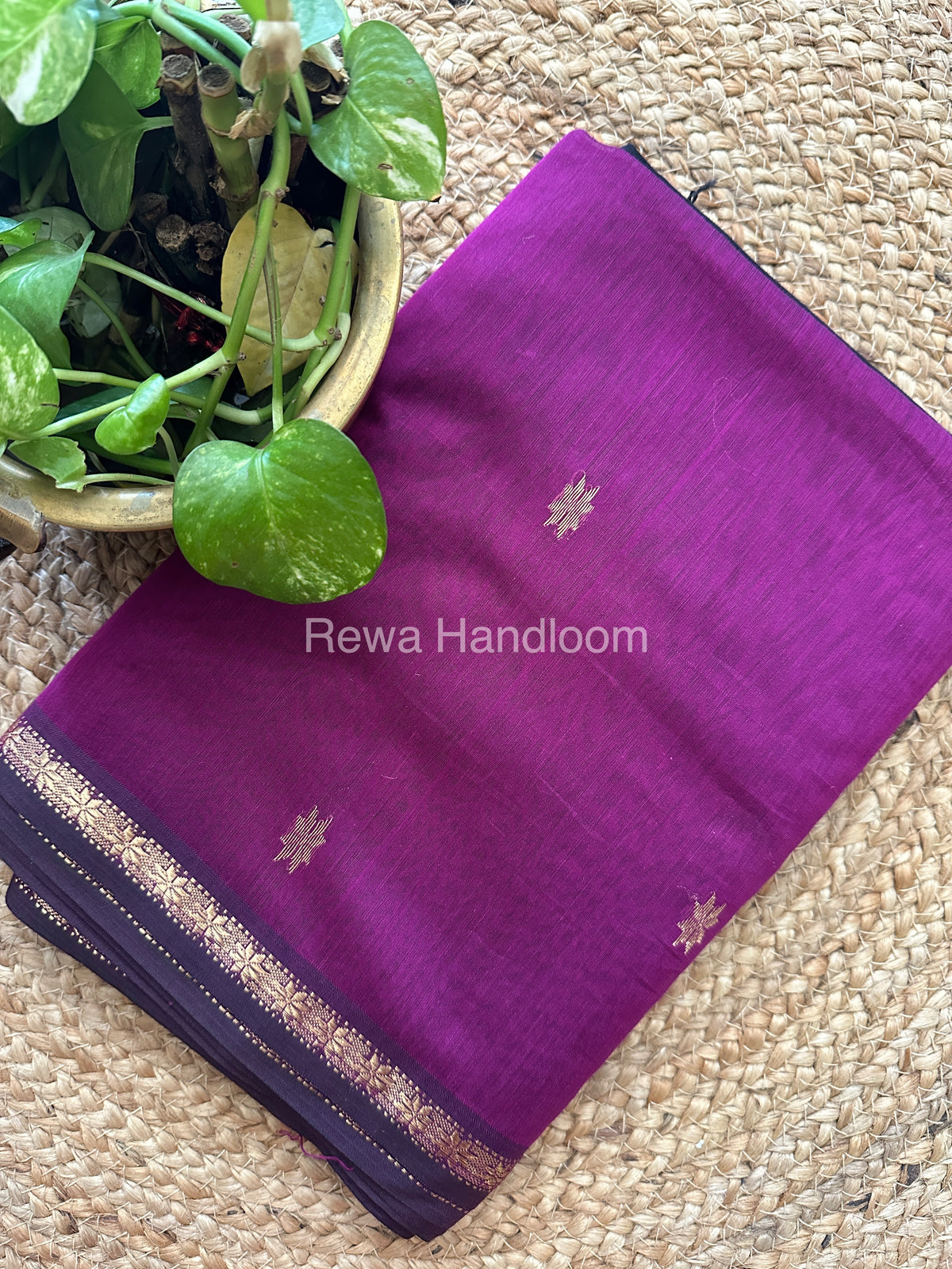  Zari Butti ~ Maheshwari Saree