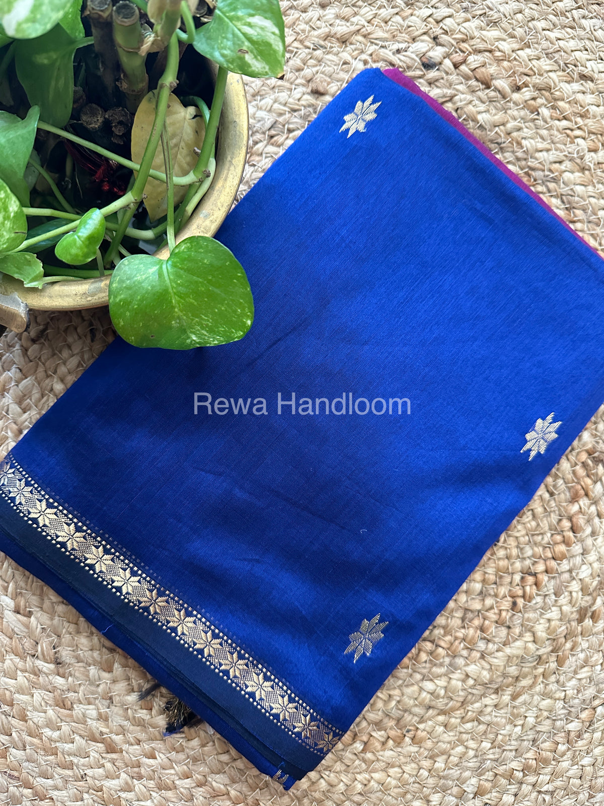  Zari Butti ~ Maheshwari Saree