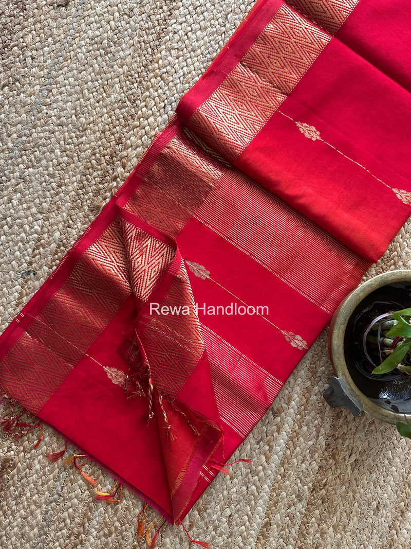 Maheshwari Shaded Butta Saree