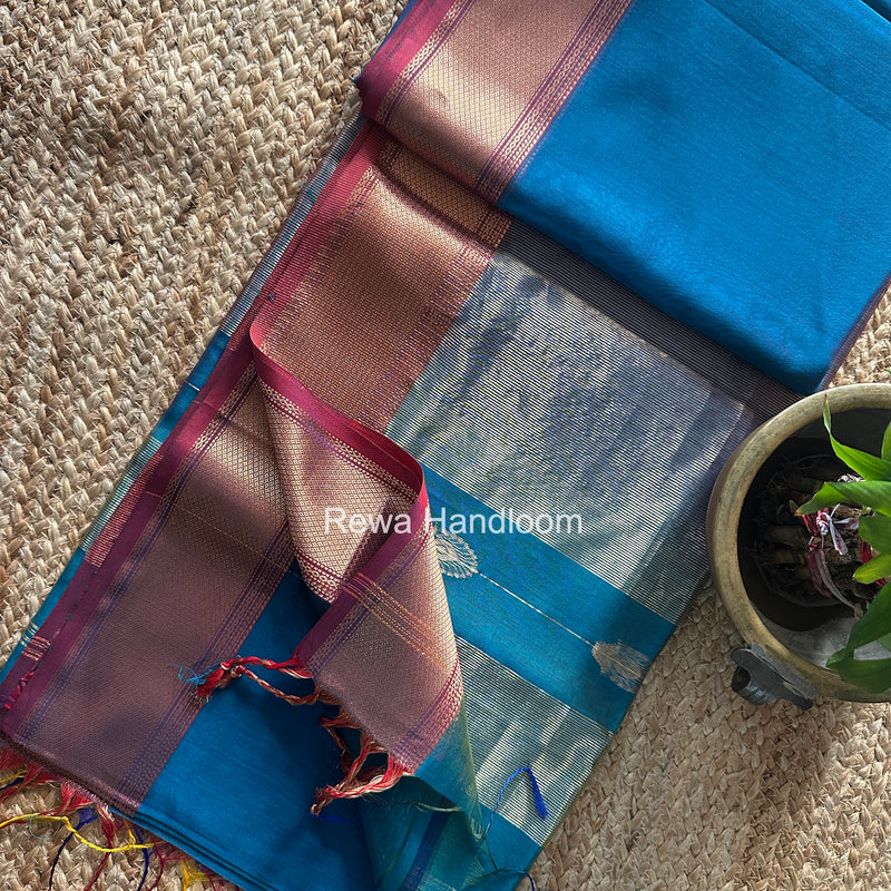 Maheshwari Shaded Butta Saree