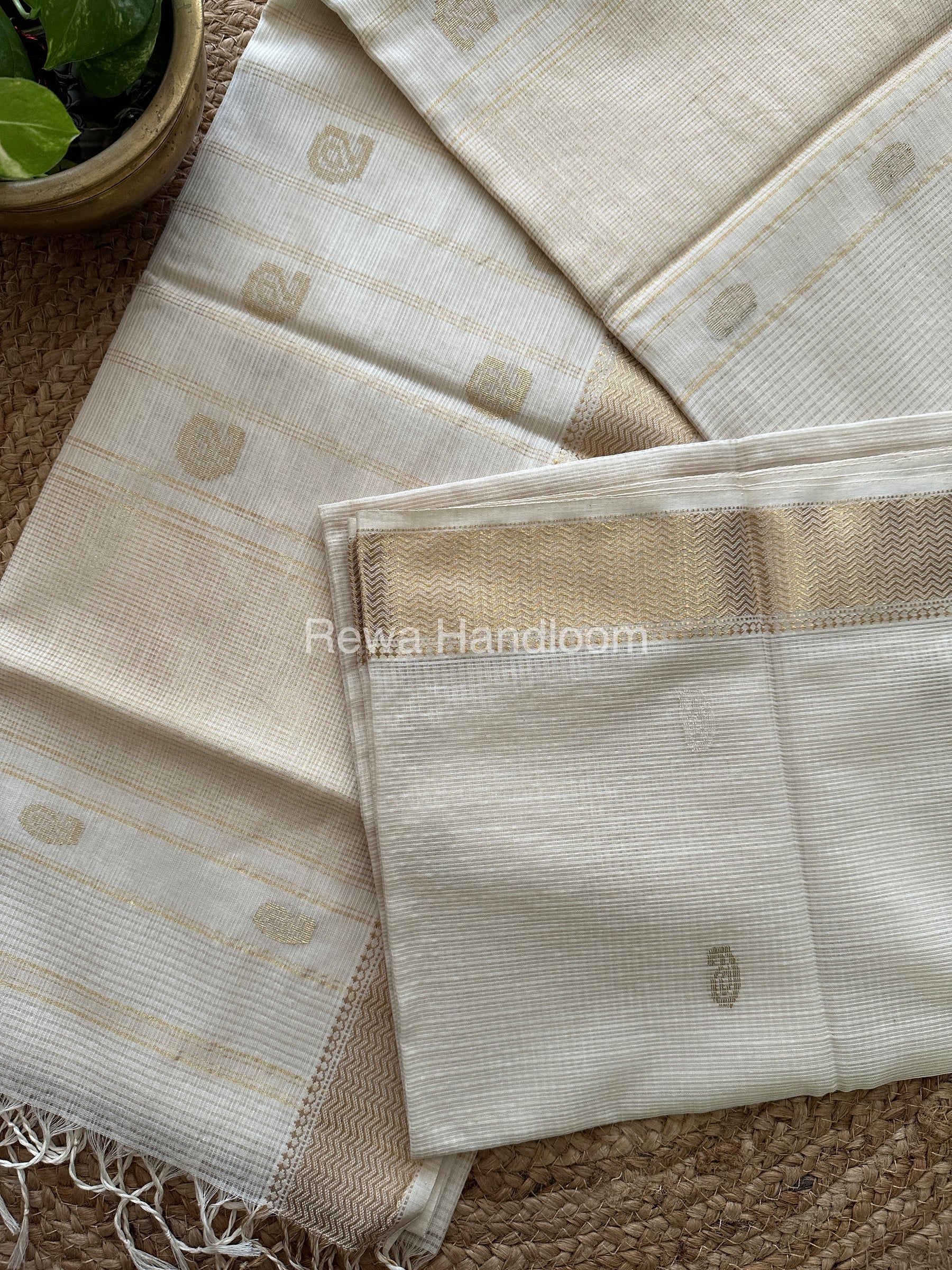 White Zari Butti ~ Maheshwari Saree-KJS02