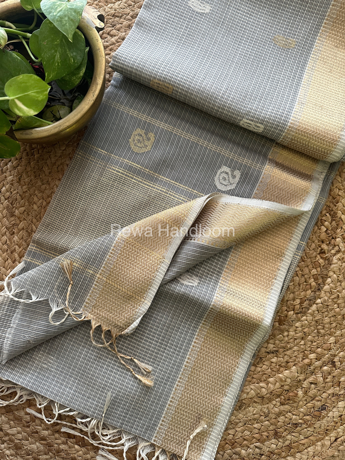 Grey Zari Butti ~ Maheshwari Saree-KJS05