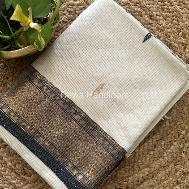  Zari Butti ~ Maheshwari Saree