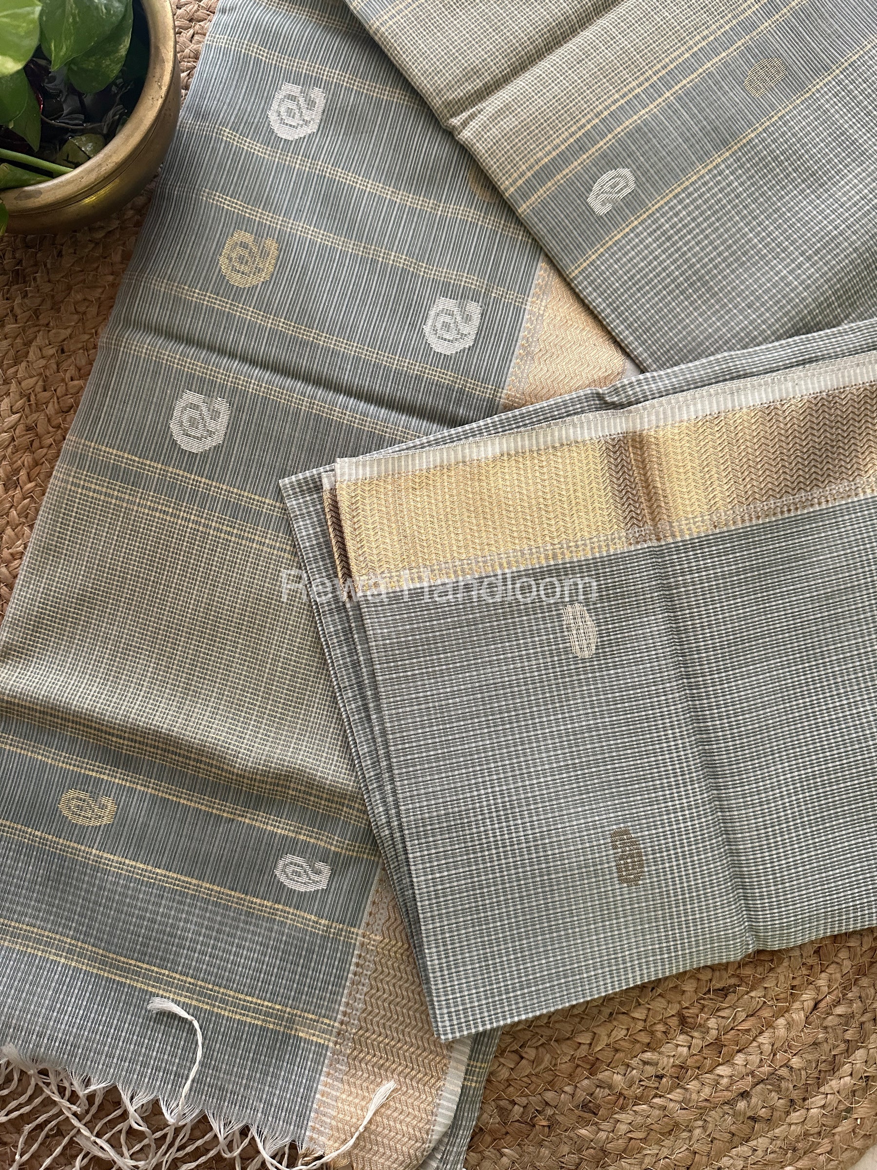 Grey Zari Butti ~ Maheshwari Saree-KJS09