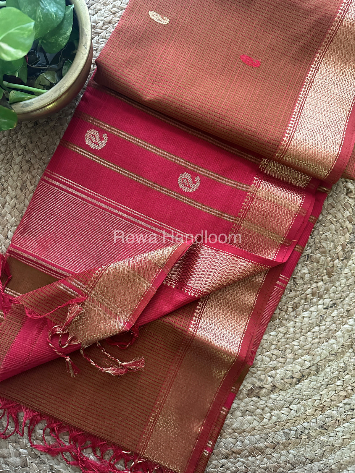 Green Red Zari Butti ~ Maheshwari Saree-KJS017