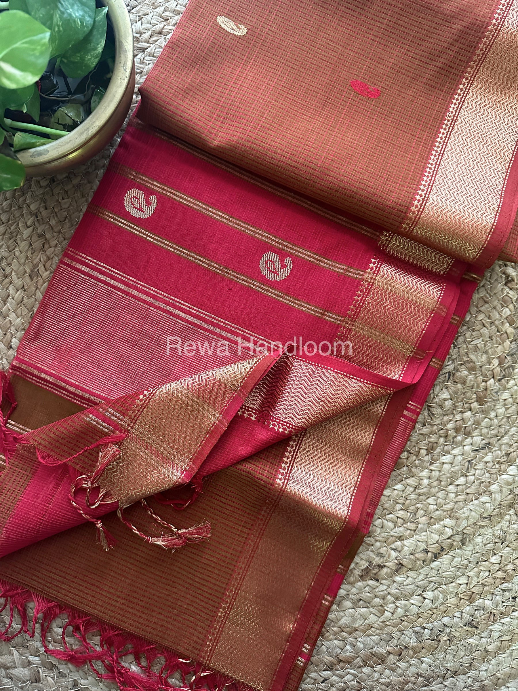 Green Red Zari Butti ~ Maheshwari Saree-KJS017