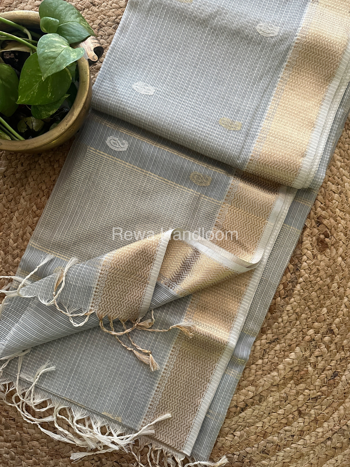 Grey Zari Butti ~ Maheshwari Saree-KJS019