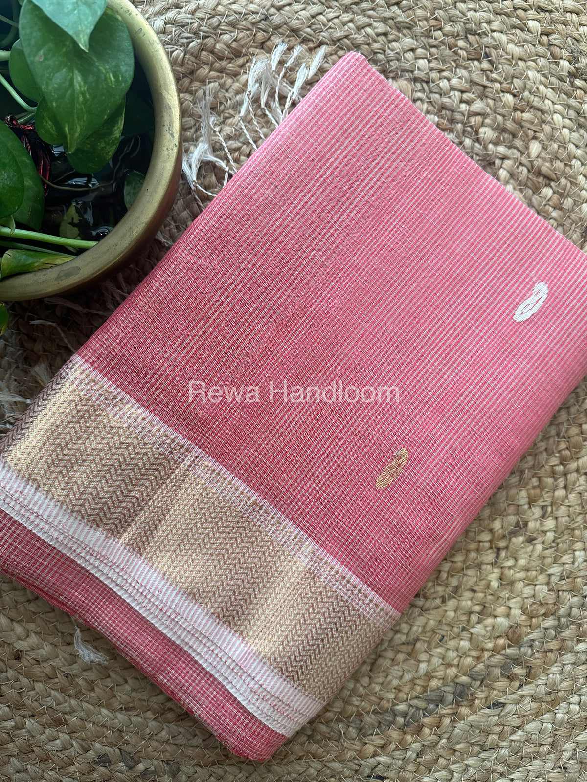  Zari Butti ~ Maheshwari Saree