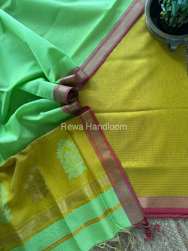 Maheshwari Motifs Top-Dupatta Set