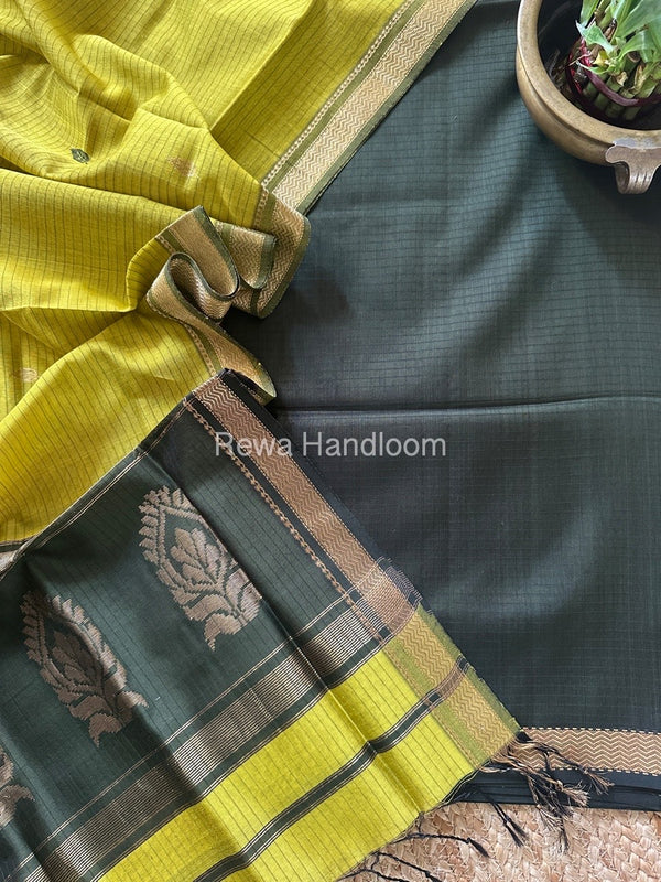 Maheshwari Motifs Top-Dupatta Set