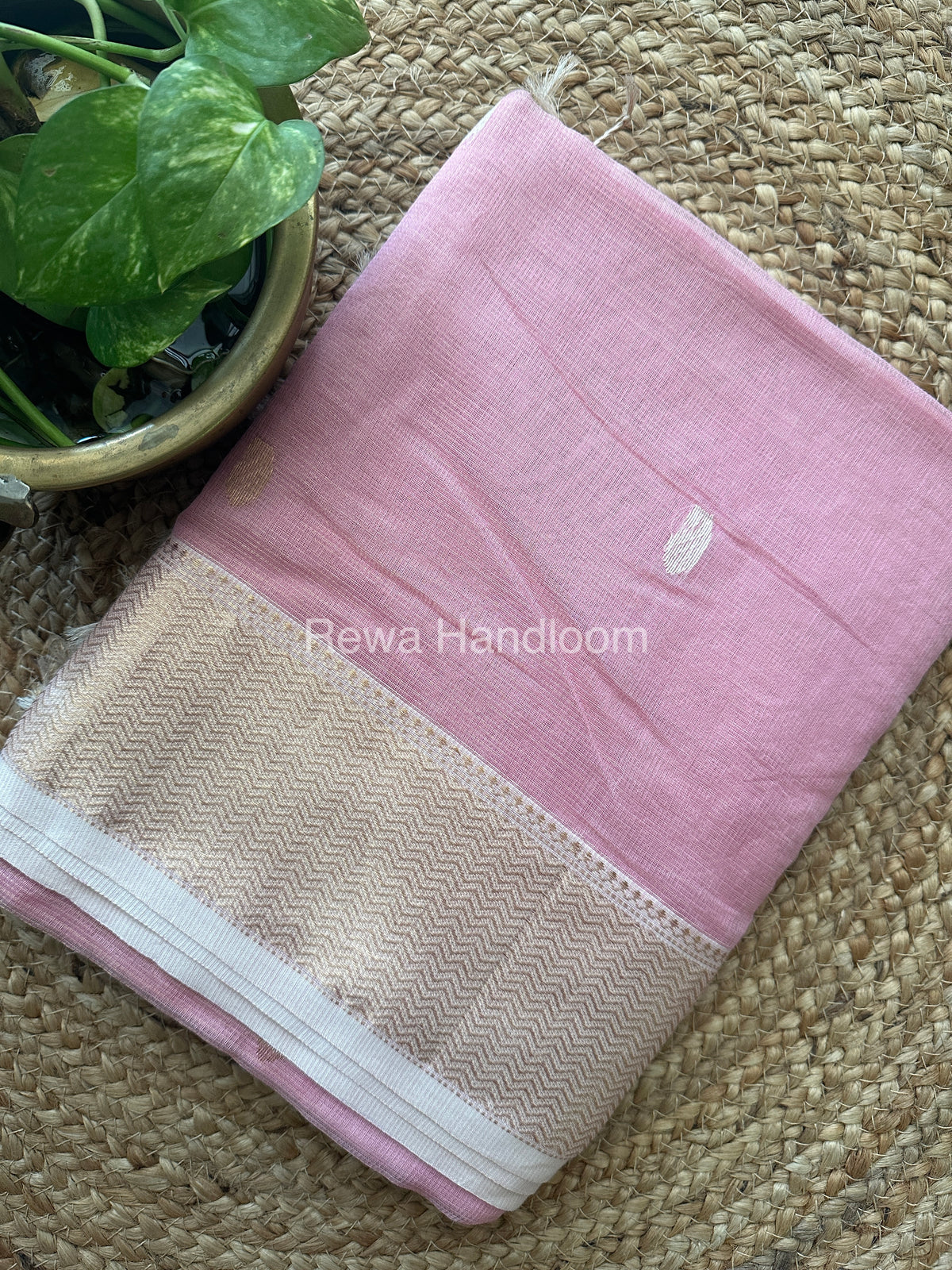  Zari Butti ~ Maheshwari Saree