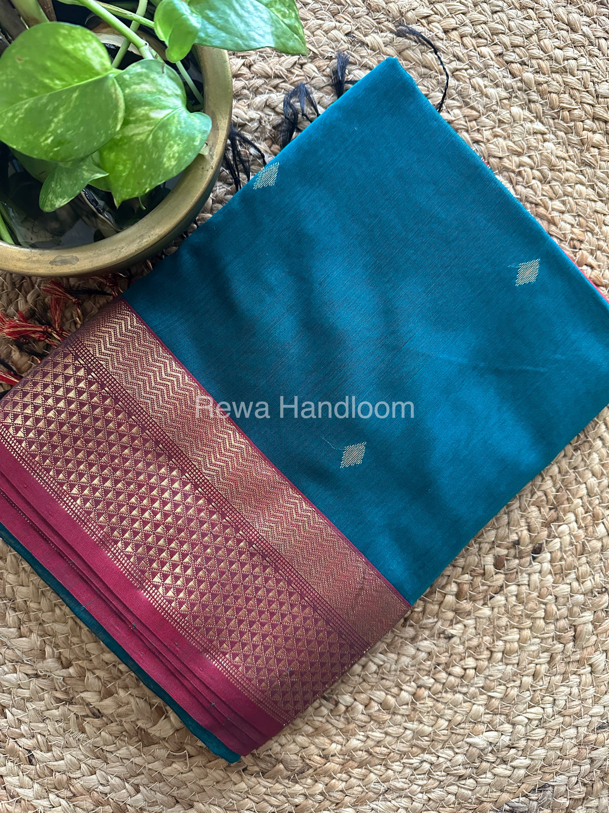 Turmeric Zari Butti ~ Maheshwari Saree