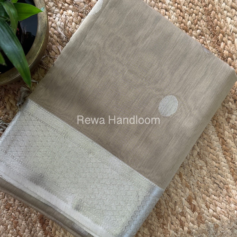 Light Brown Silver Coin Butta Pallu Zari Border Saree ~ Maheshwari Saree SCBS02