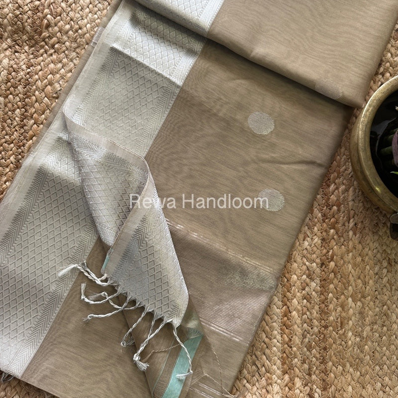 Silver Coin Butta Pallu Zari Border Saree ~ Maheshwari Saree