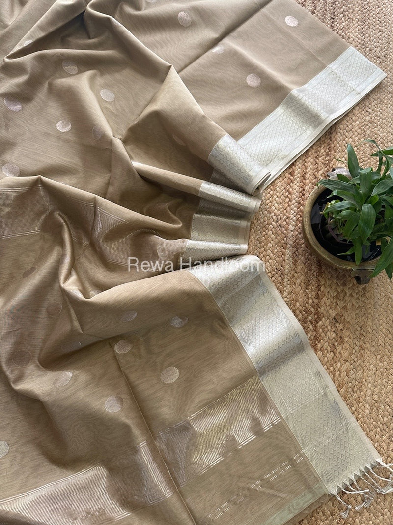 Light Brown Silver Coin Butta Pallu Zari Border Saree ~ Maheshwari Saree SCBS02