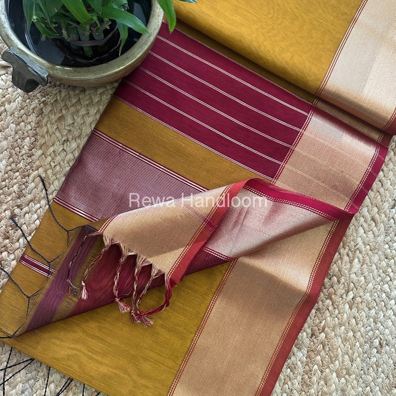 Exclusive Maheshwari Zari Border Saree