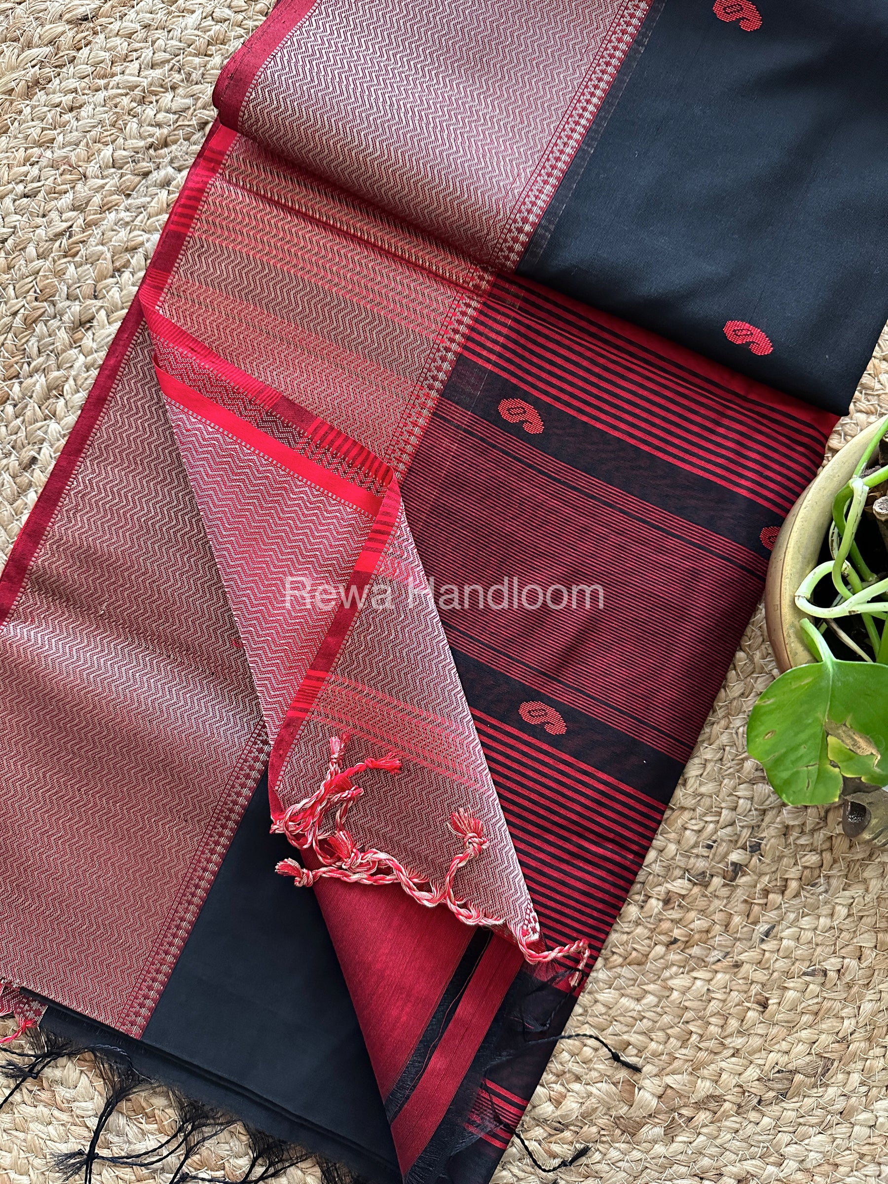 Maheshwari Black Resham Thread Butti Saree-RBS-07