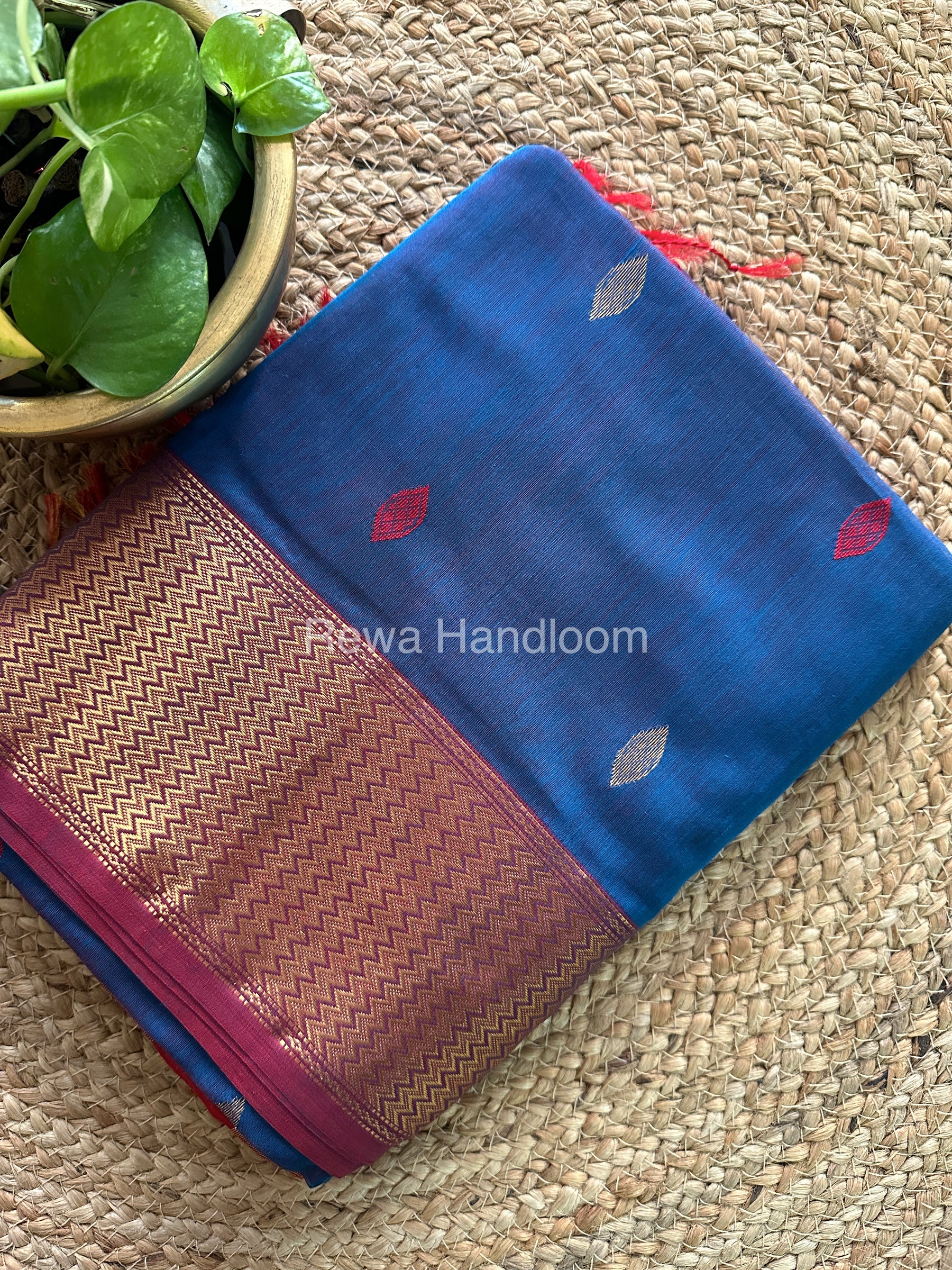  Sikka Butta Pallu Zari Border Saree ~ Maheshwari Saree