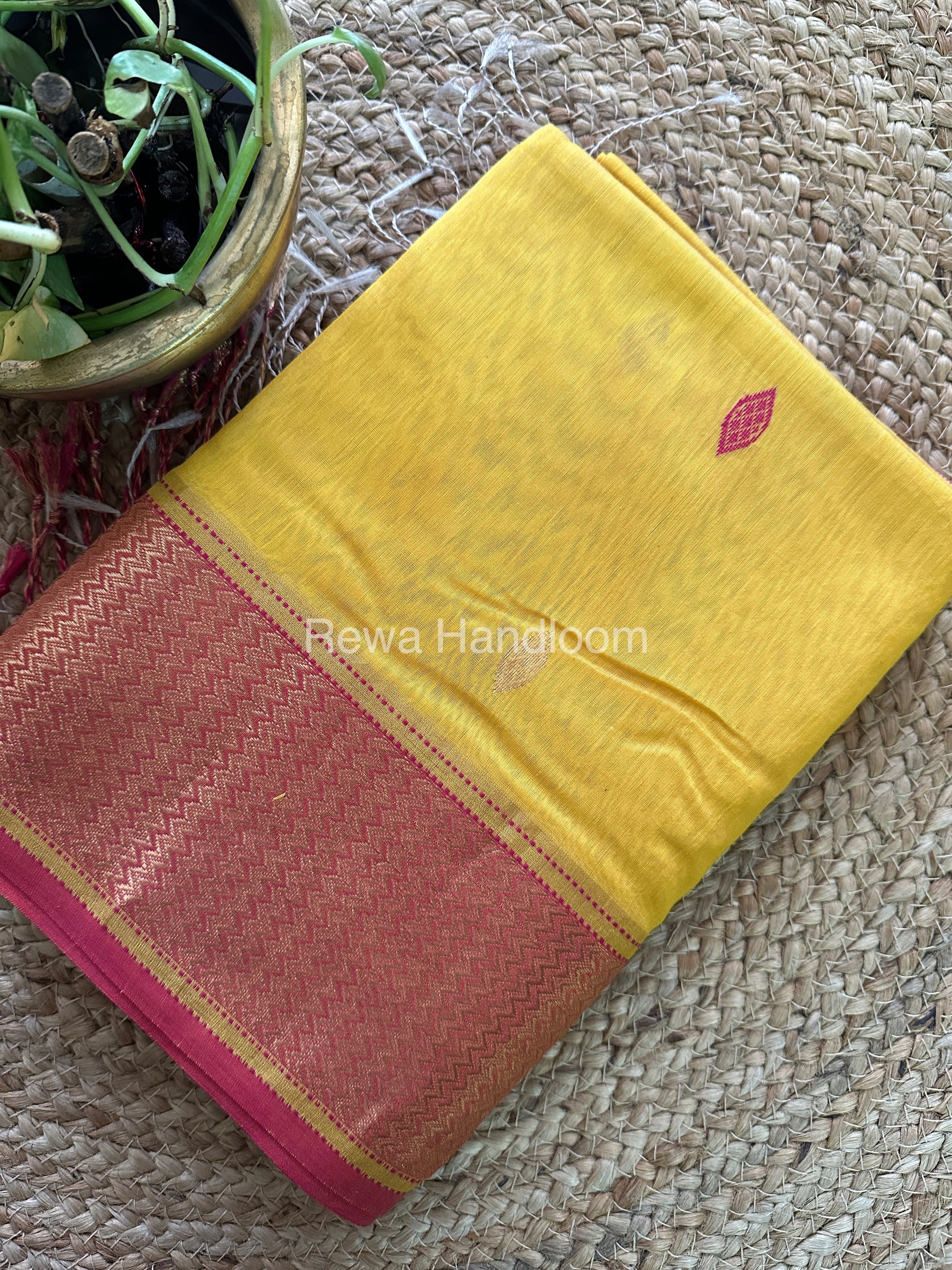  Sikka Butta Pallu Zari Border Saree ~ Maheshwari Saree