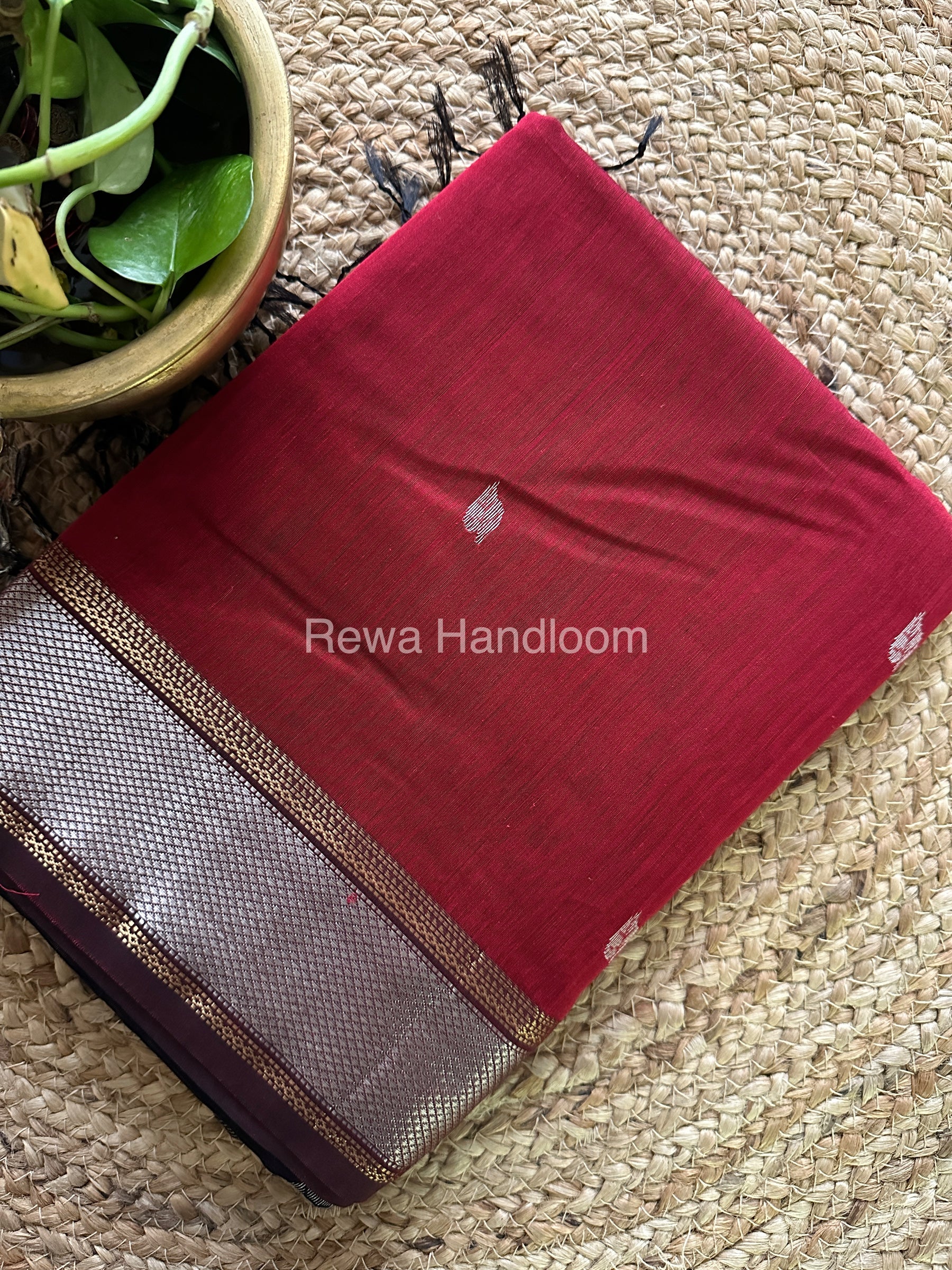 Maheshwari Silver Zari Saree