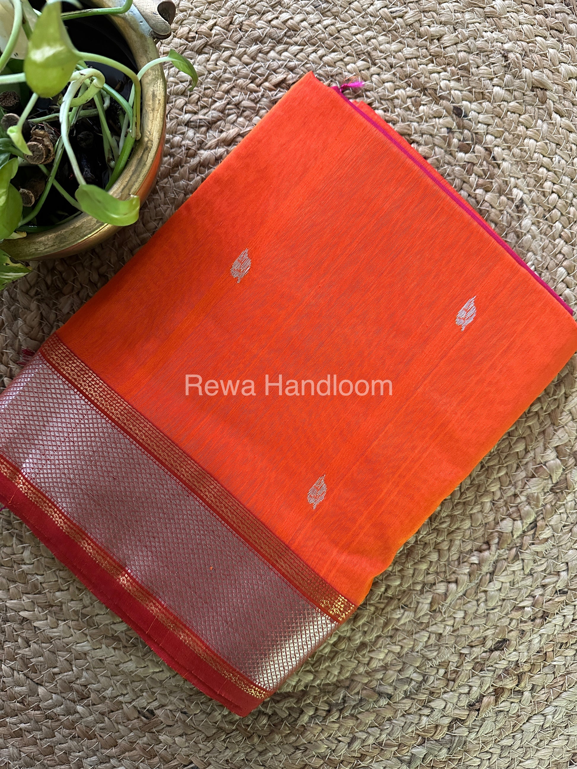 Maheshwari Silver Zari Saree