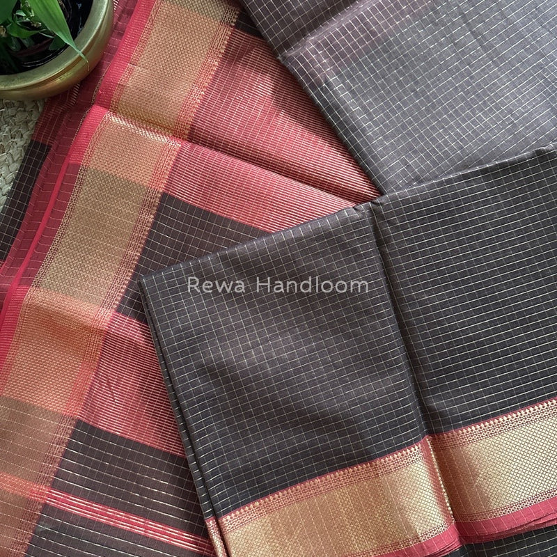  Zari Checks Saree