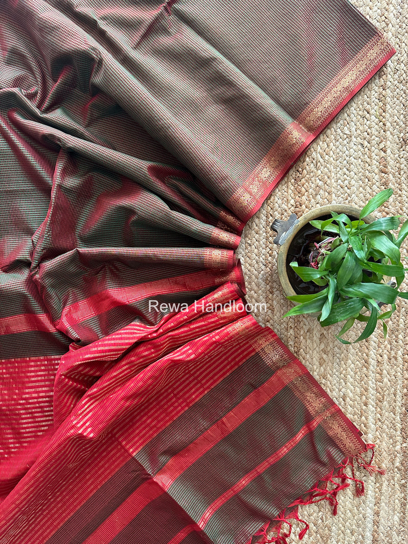 Maheshwari bottle Green Garbha Reshami Silk Saree GS359