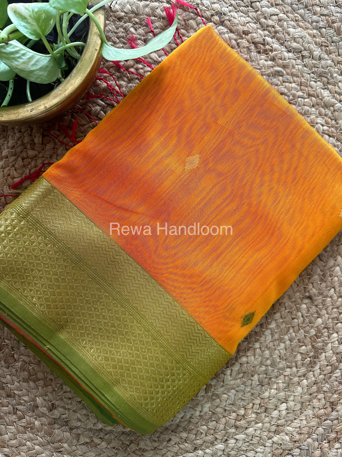 Turmeric Zari Butti ~ Maheshwari Saree