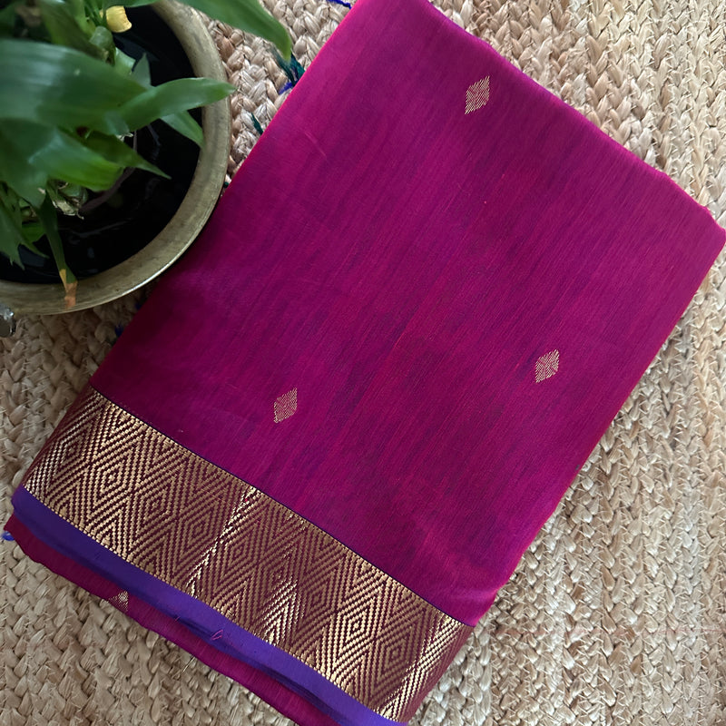 Magenta Zari Butti Maheshwari Saree DBSS06