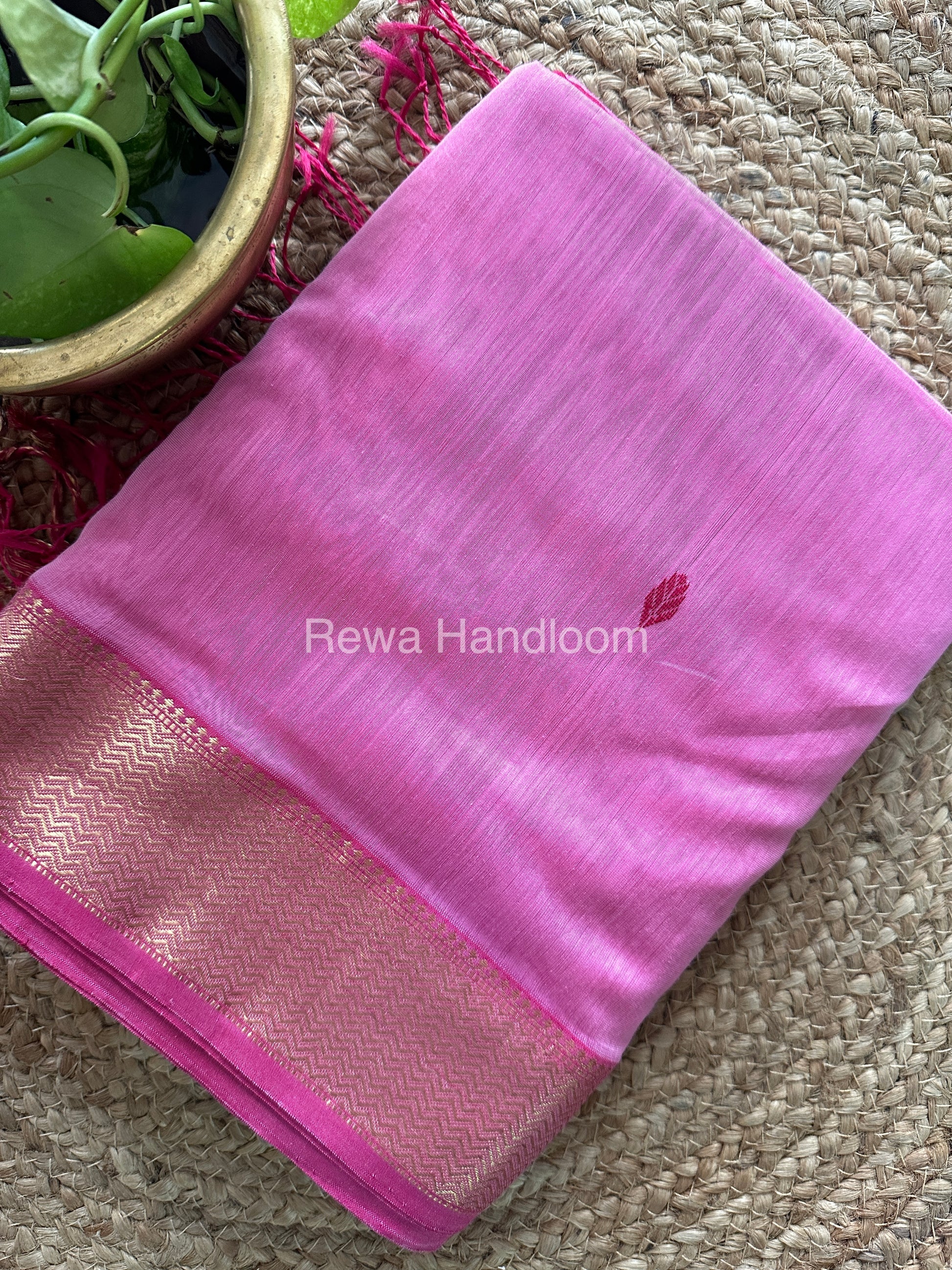Turmeric Zari Butti ~ Maheshwari Saree