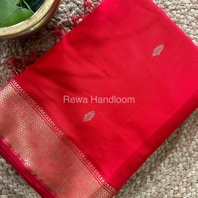 Turmeric Zari Butti ~ Maheshwari Saree