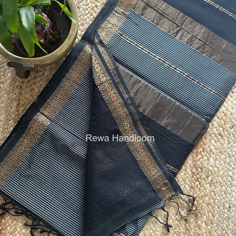Maheshwari Grey Garbha Reshami Silk Saree GS346