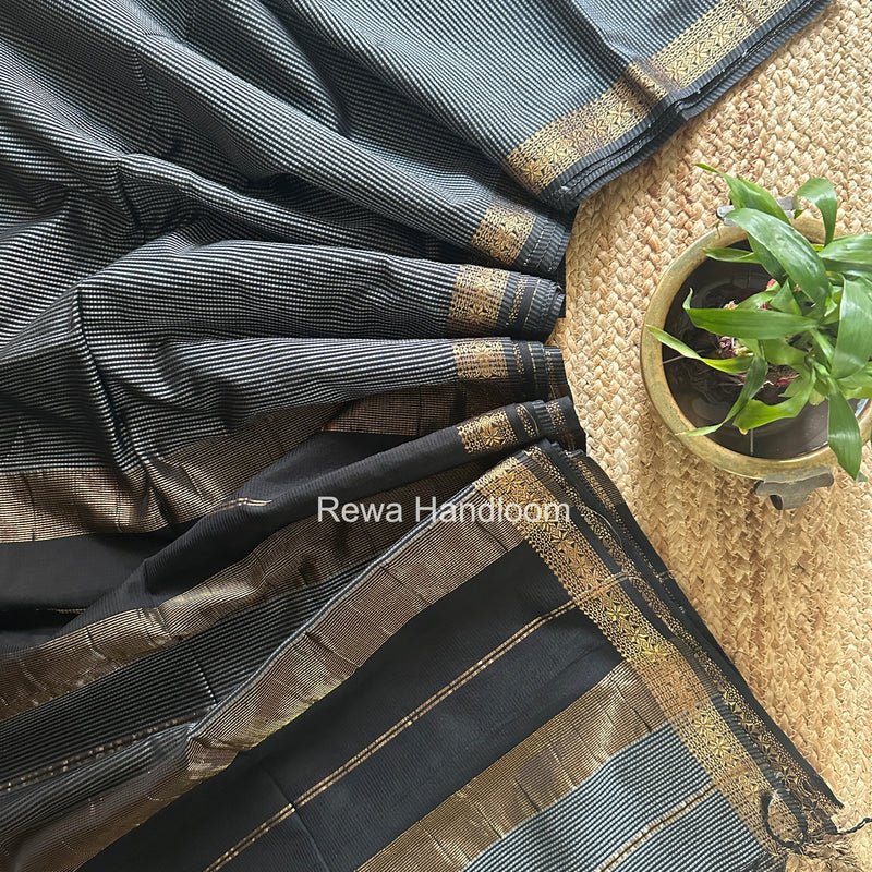 Maheshwari Grey Garbha Reshami Silk Saree GS346