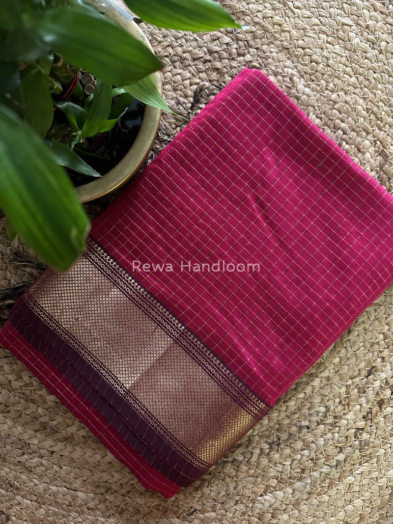 Maheshwari Magenta Zari Checks Saree ZCHX060