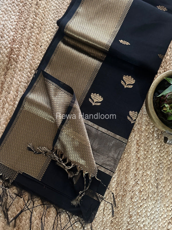 Butta Zari Border Maheshwari Saree