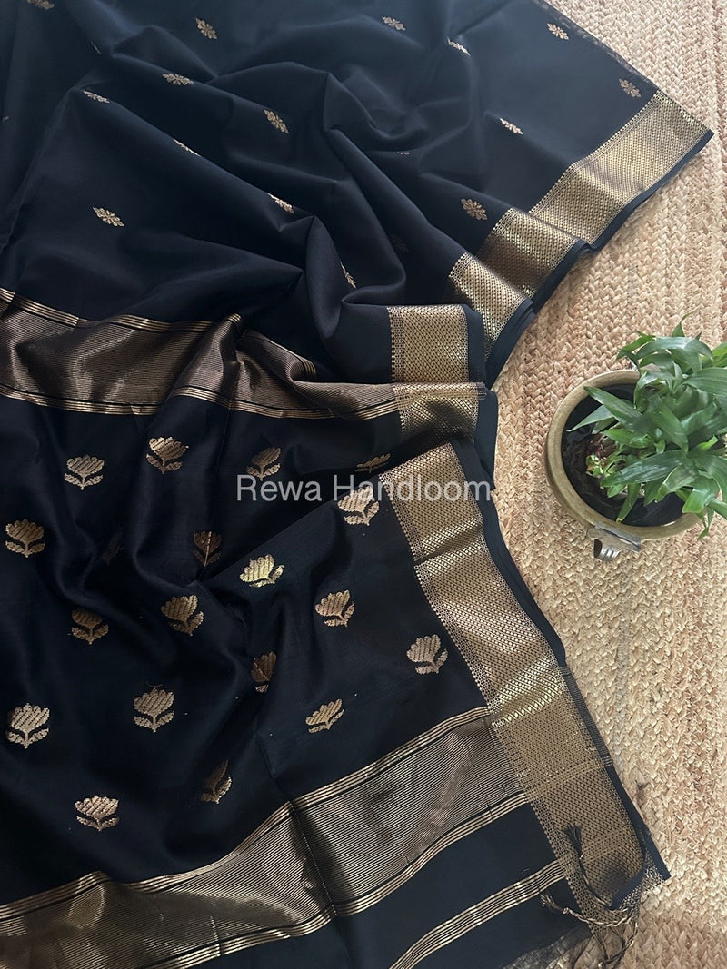 Black Butta Zari Border Maheshwari Saree LBS033