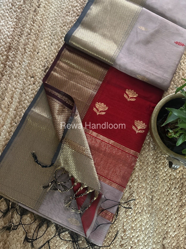 Butta Zari Border Maheshwari Saree 